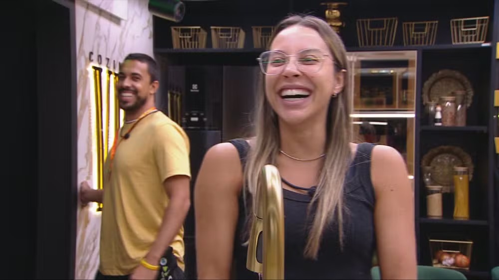Maike e Renata flertam no BBB25: "80 dias sendo tentado"