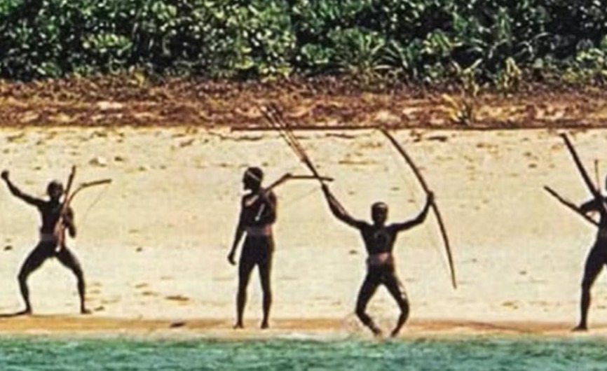 Americano é preso após entrar em ilha com 'tribo mais isolada do mundo' e oferecer refrigerante