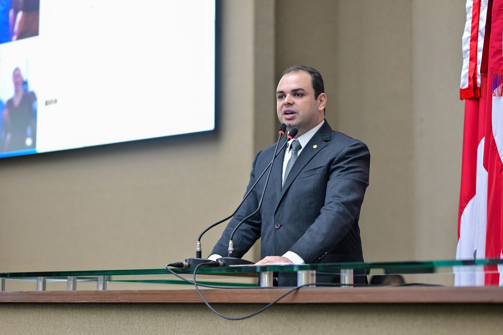 Presidente da Aleam cobra solução para falta de energia em zona rural do Amazonas