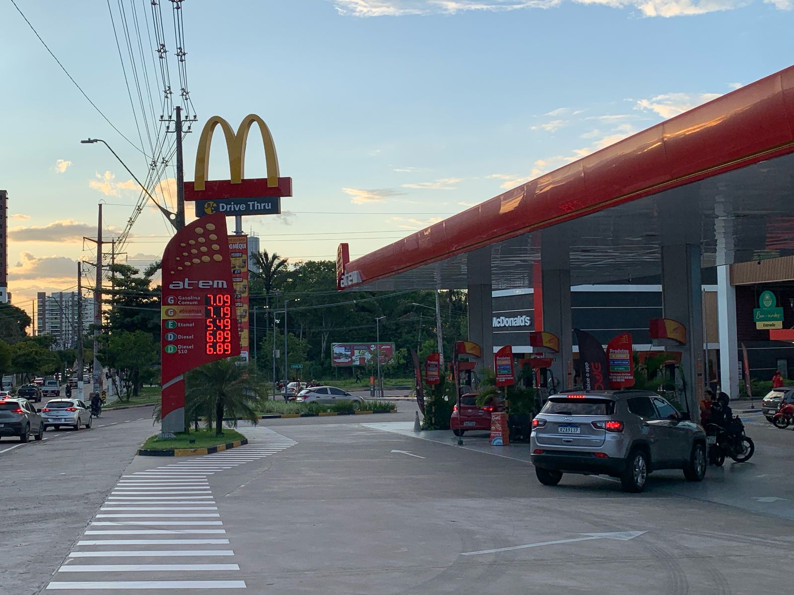 Gasolina cai para R$ 7,09 em postos de Manaus após redução na refinaria