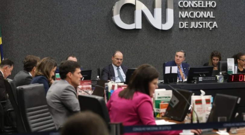 CNJ afasta desembargador que associou Lula ao Comando Vermelho 