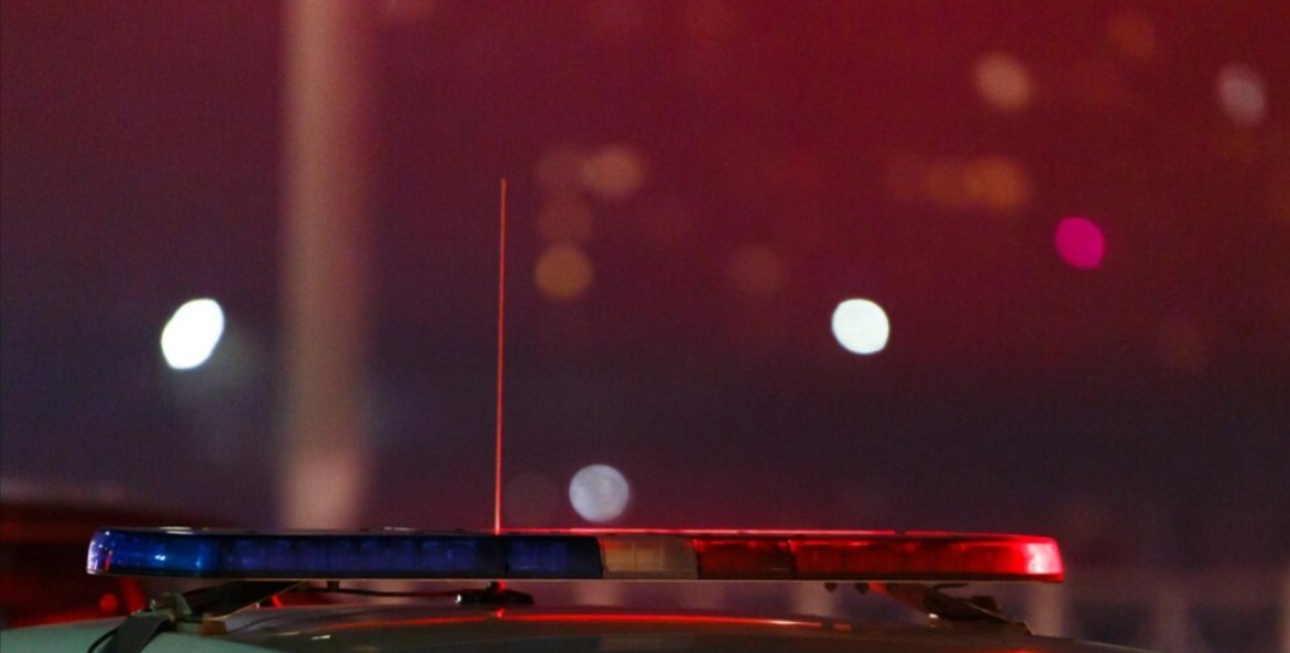 Mãe e filho com autismo severo são encontrados mortos; filha de 4 anos é resgatada