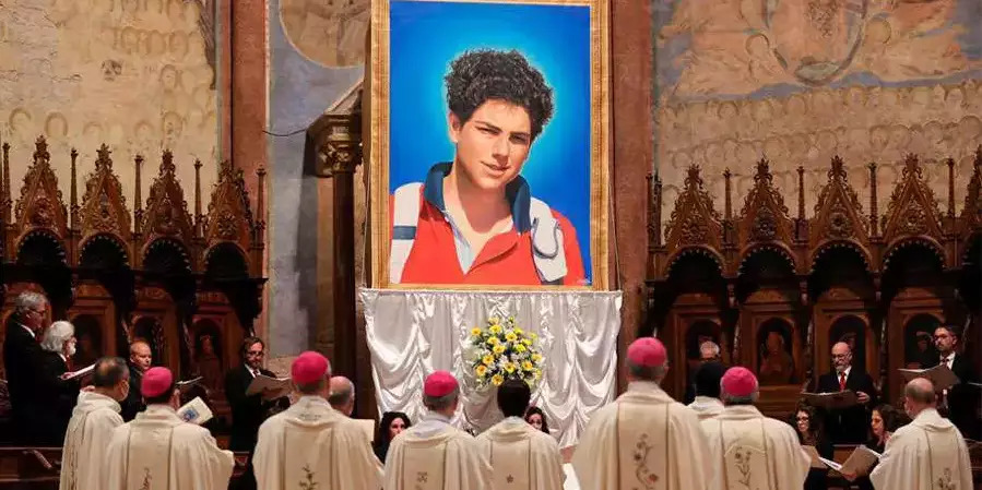 Canonização do 'Santo da Internet', Carlo Acutis, é adiada após morte do Papa Francisco