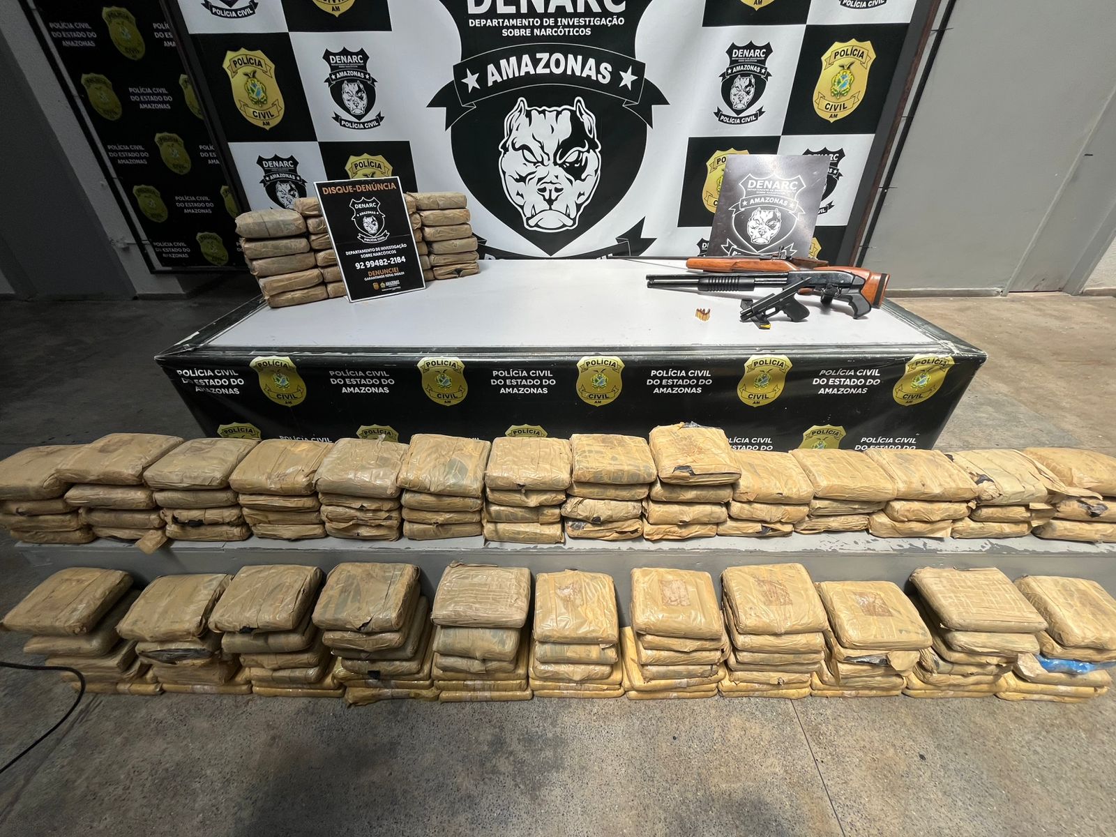 Operação em Manaus tira R$ 3,2 milhões em drogas de circulação e resulta em prisão