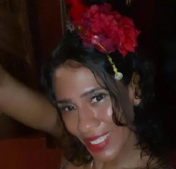 Mulher tem cabeça estourada a tiros e filha de 16 anos é investigada na Bahia