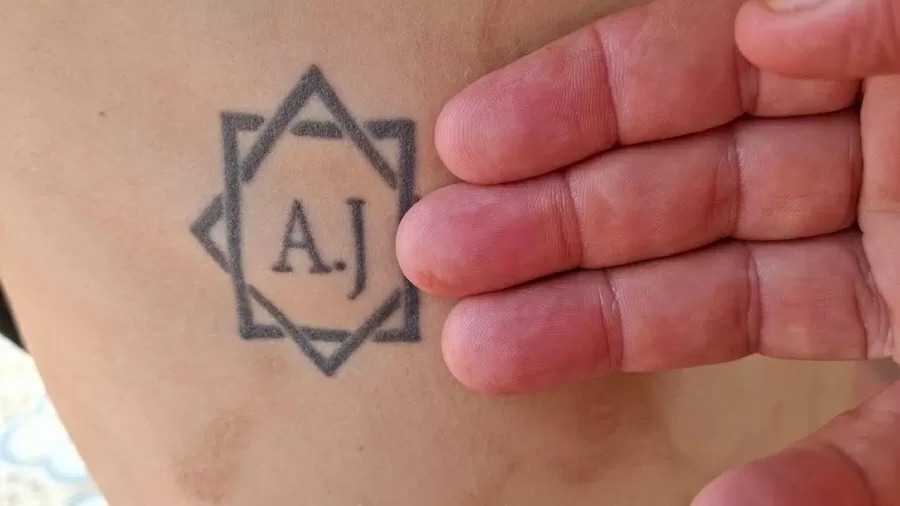Tatuado com iniciais dos patrões, escravizado era obrigado a comer fezes em MG