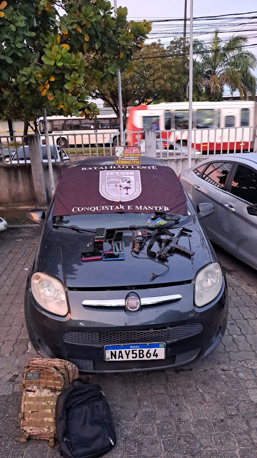 Carro roubado de motorista de app é recuperado pela polícia após ser usado em assalto no Manoa