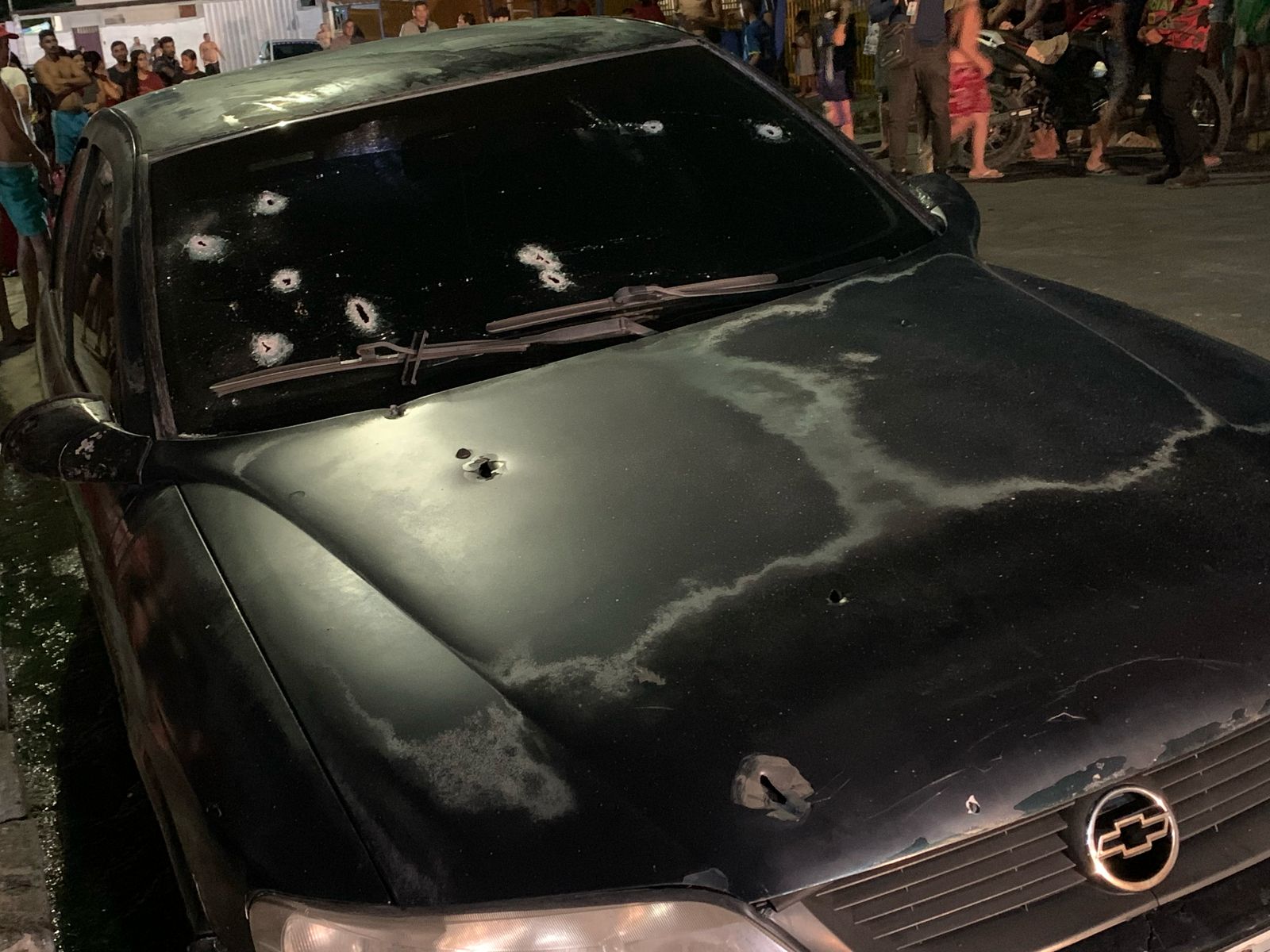 Sargento da PM reage a assalto, mata suspeito e deixa outro ferido na Cidade Nova