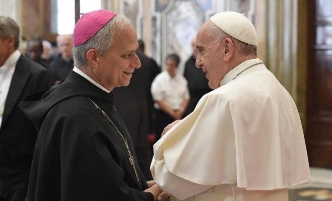 Novo papa da Igreja Católica é americano e se chamará Leão XIV 