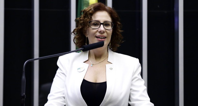 STF forma 4 votos para condenar Carla Zambelli e hacker por invasão ao CNJ