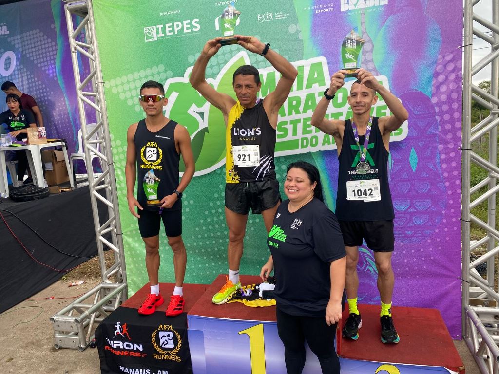 Juarez Silva vence os 21 km da Meia Maratona Sustentável do AM com recorde de público