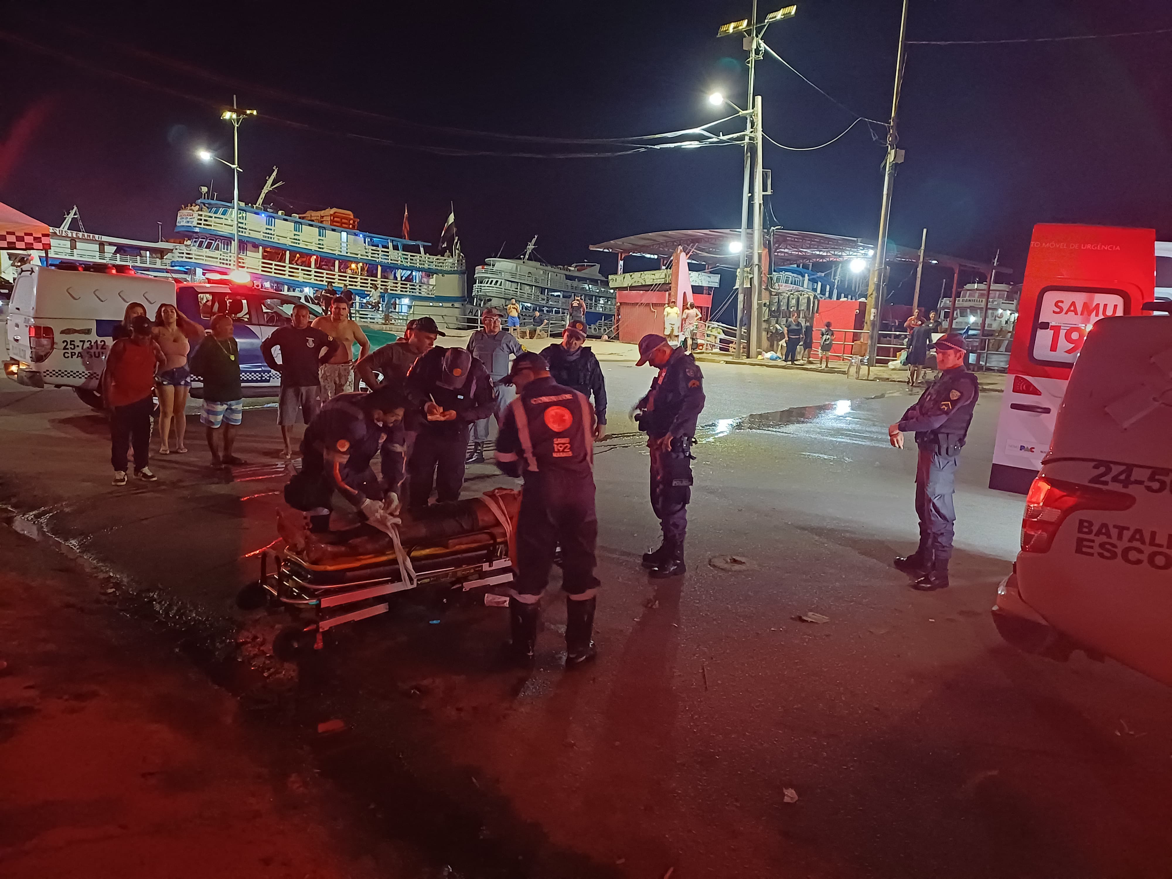 Homem corre pedindo socorro após ser espancado em Manaus