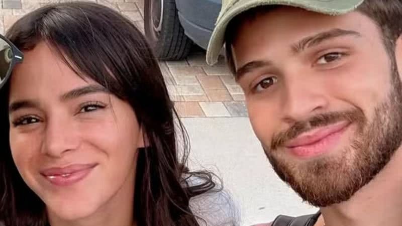 Bruna Marquezine e João Guilherme postam fotos com cachorro e levantam rumores de reconciliação