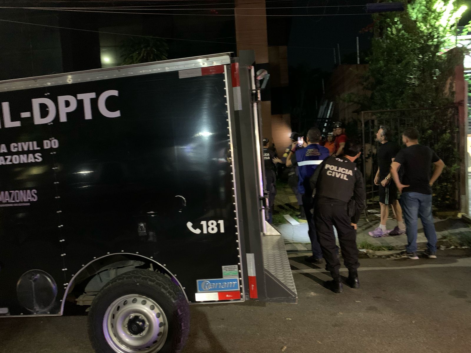 Homem é encontrado eletrocutado em telhado de salão de beleza em Manaus