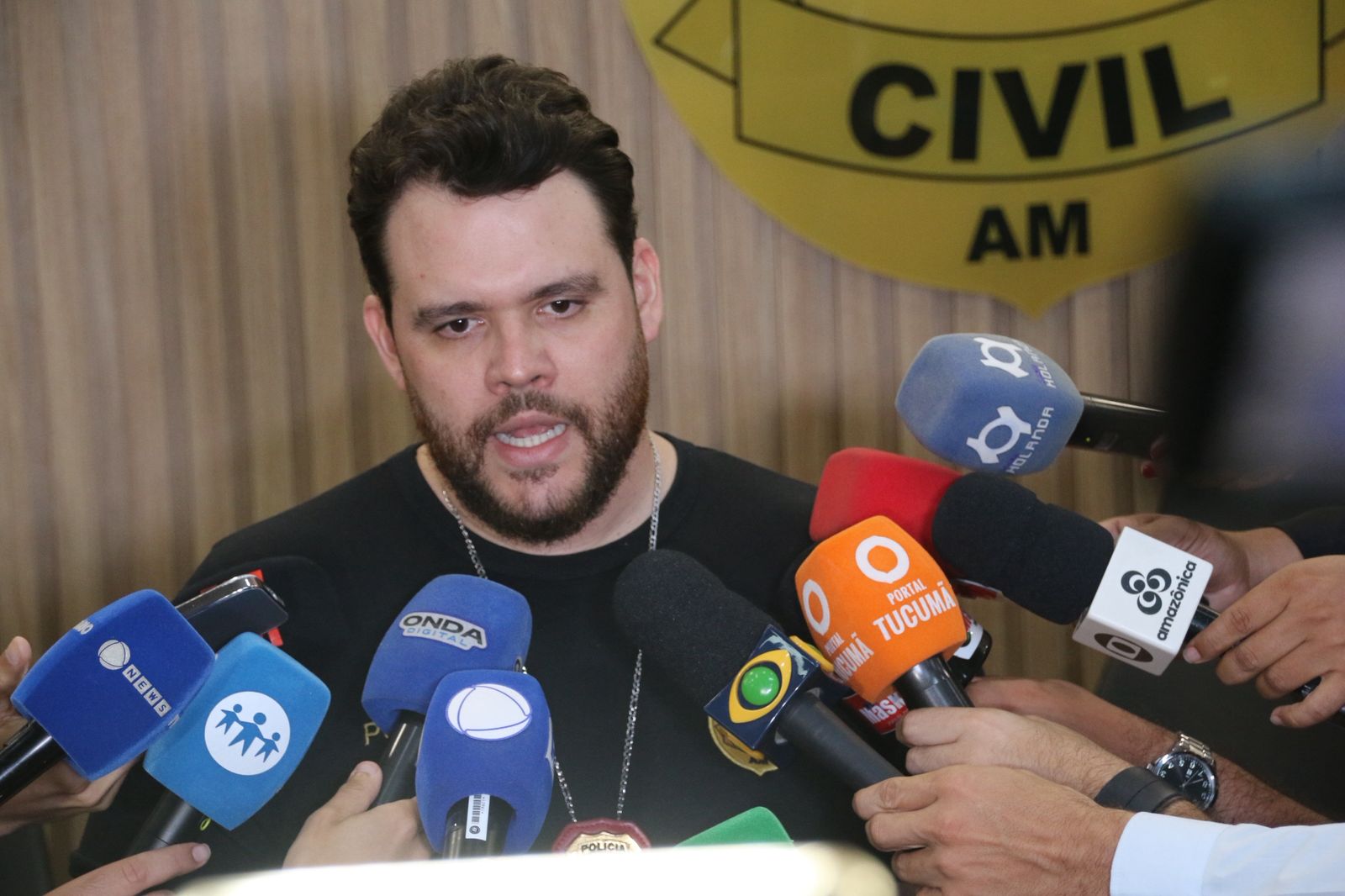 Homem que matou vizinho por ajudar criança com autismo em Manaus alega legítima defesa