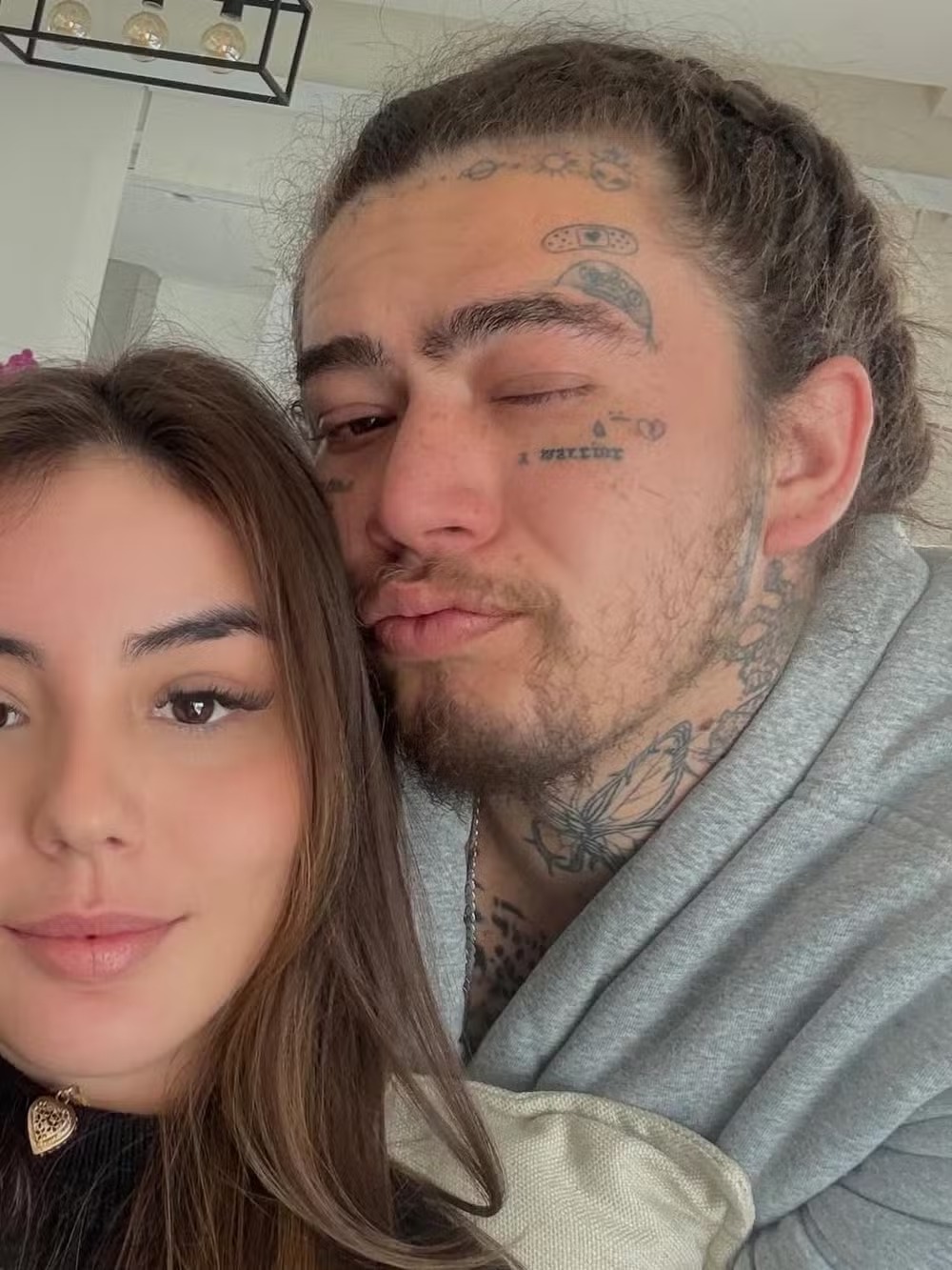 Novo affair? Whindersson Nunes surge com morena e se declara 