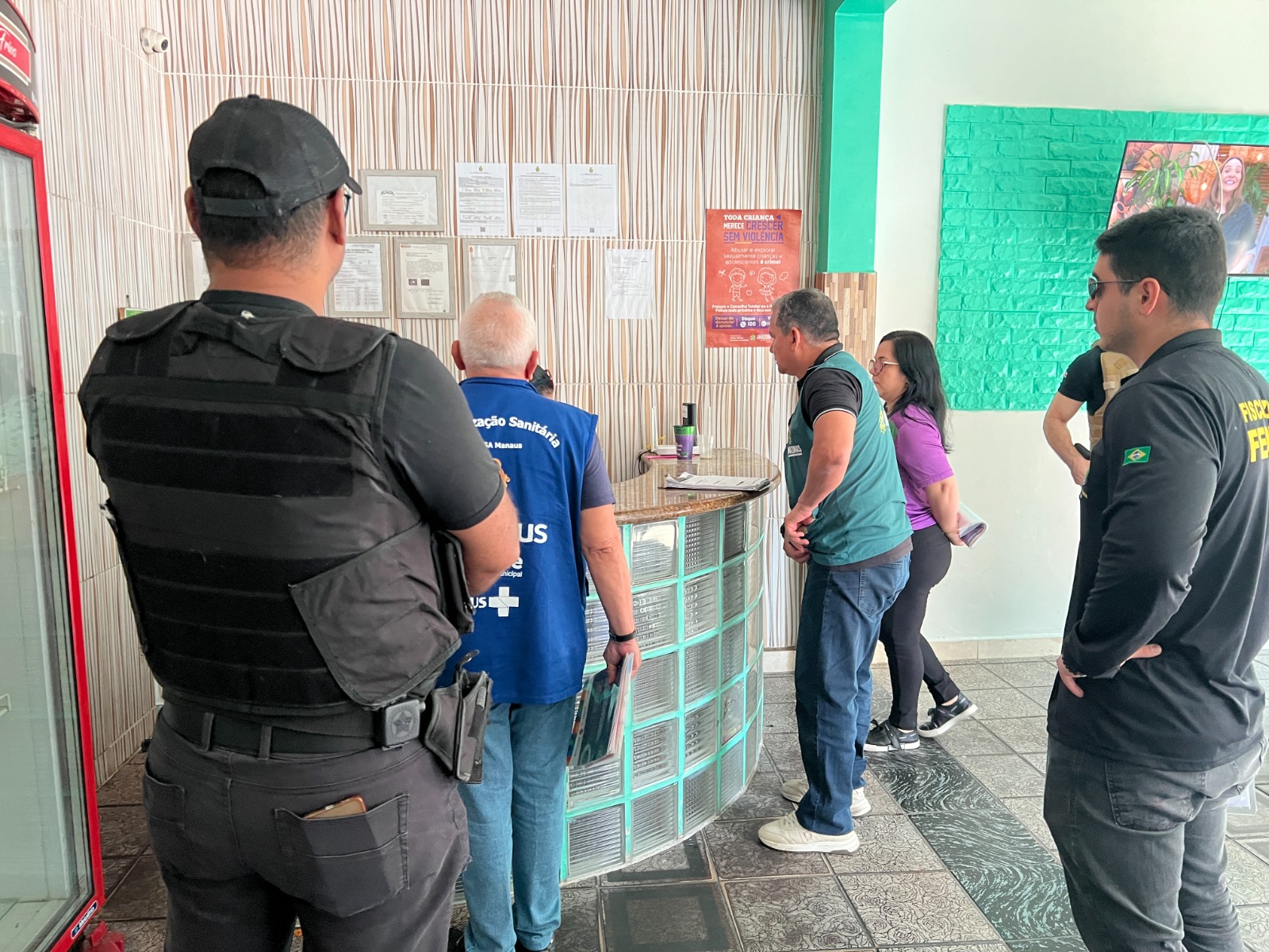 Hotéis e pousadas são autuados por irregularidades no Centro de Manaus