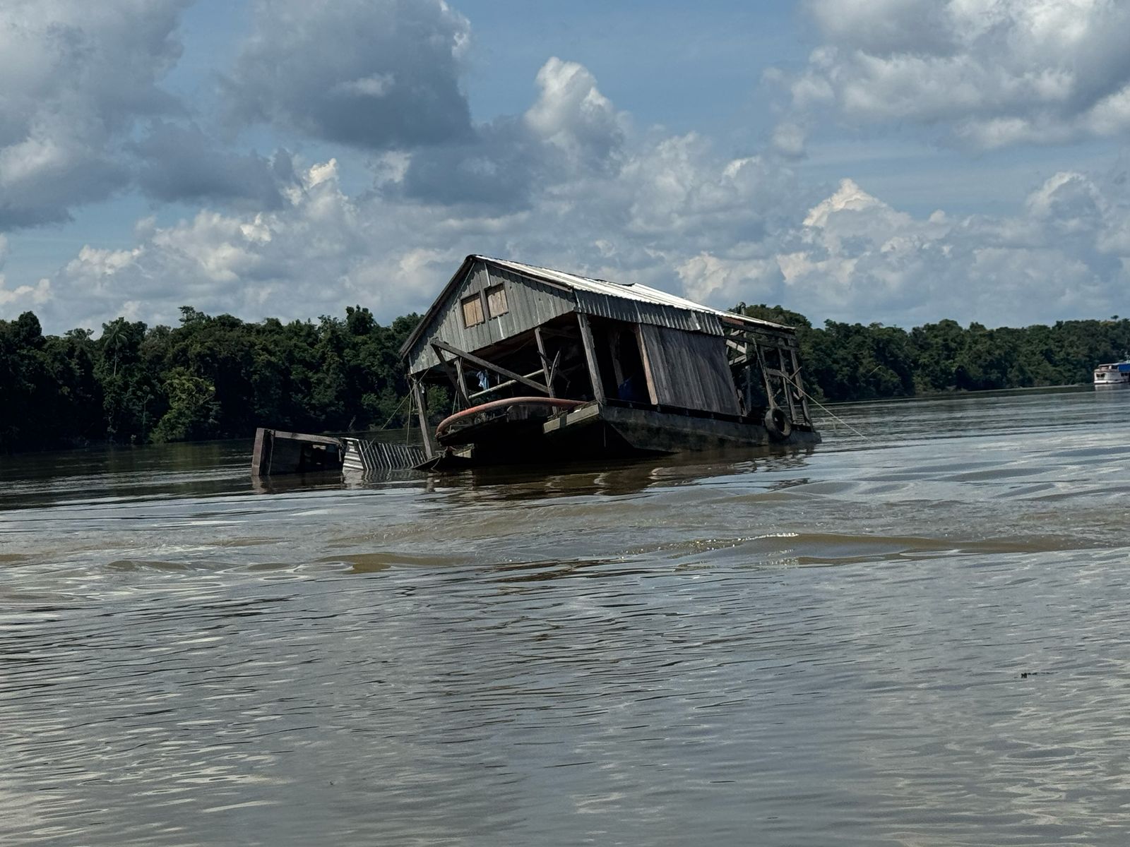 PF destrói garimpos ilegais que contaminam rios com mercúrio em Jutaí