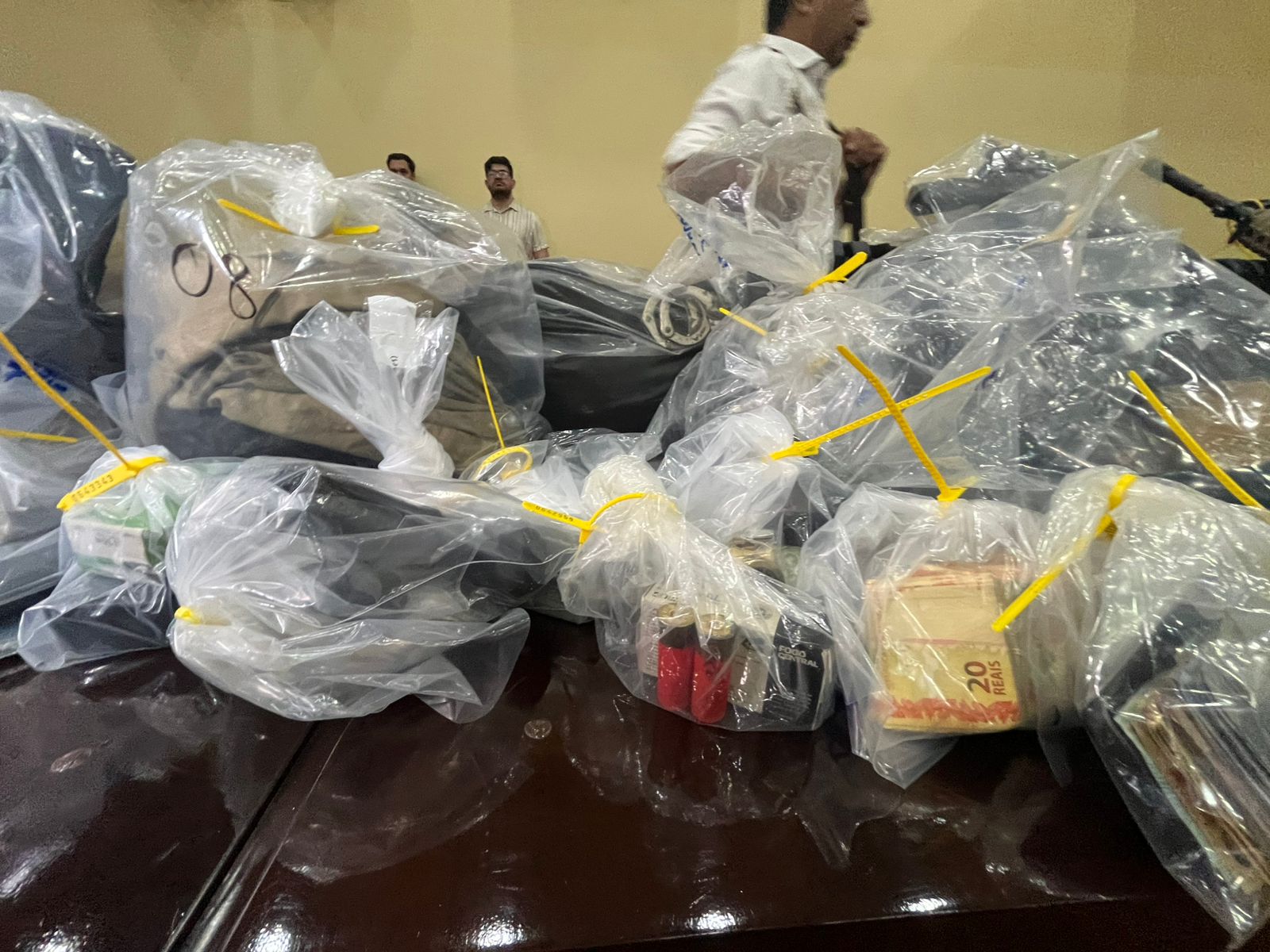 Perito nega envolvimento em conta de extorsão e é liberado após operação em Manaus