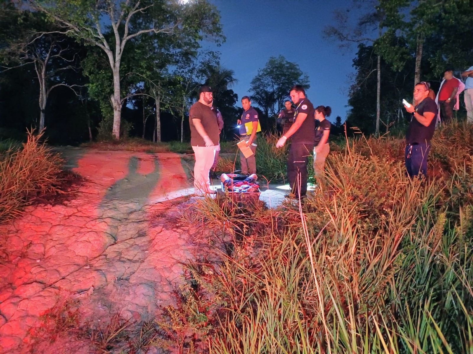 Grupo de oração se depara com homem morto e amarrado em Manaus