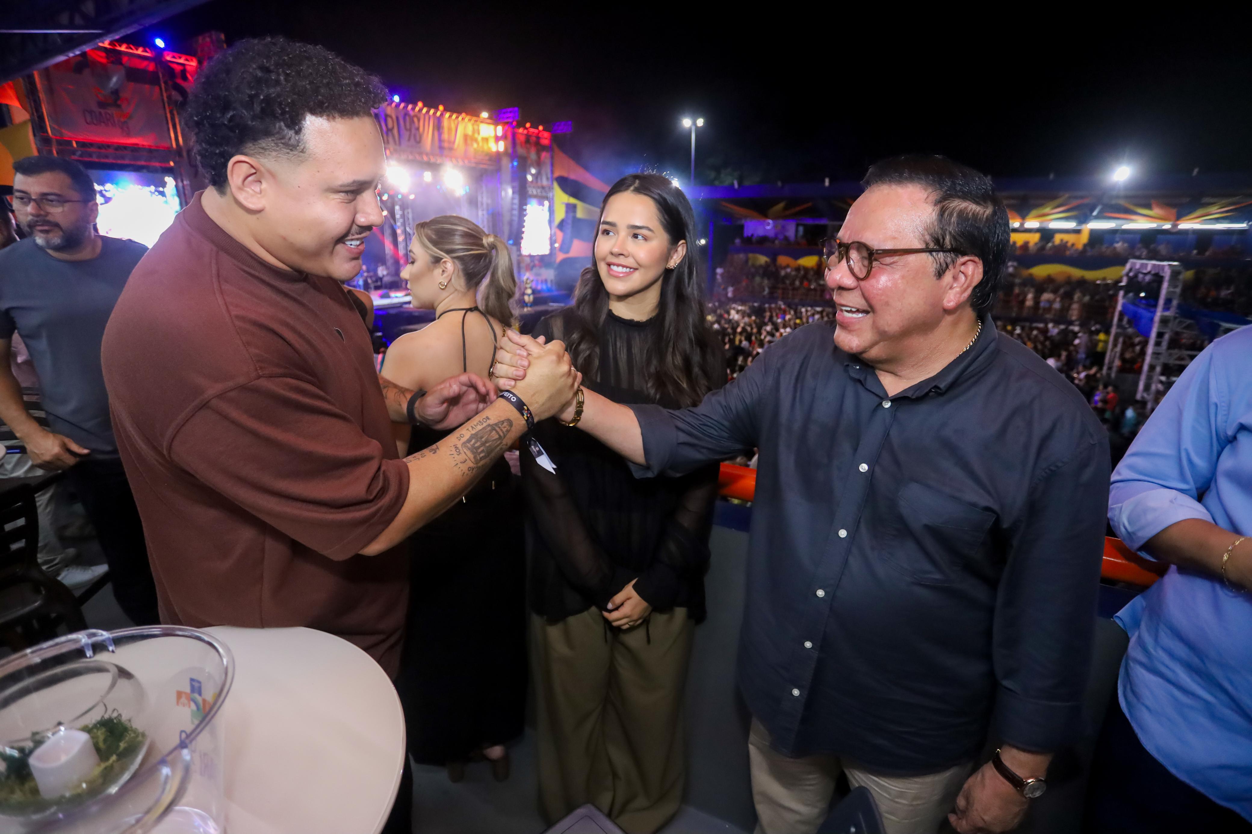 Coari encerra comemorações de 93 anos com show de drones e grandes atrações musicais