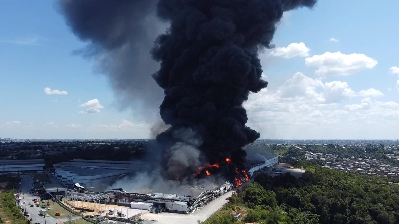 Faísca pode ter causado incêndio em fábrica em Manaus