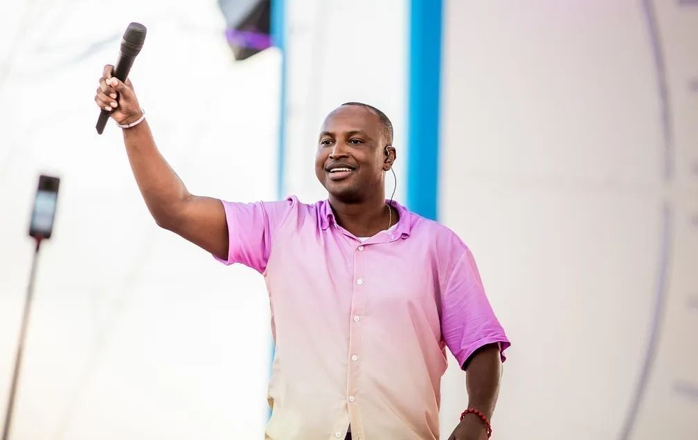 De 'Falta Você' à Itaipava Premium: Thiaguinho se apresenta na Tardezinha em Manaus