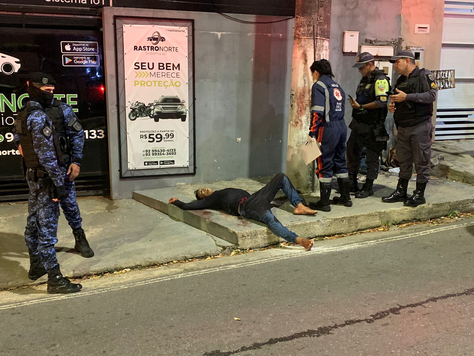 Suspeito de assalto é morto a tiros e outro é baleado na perna em Manaus