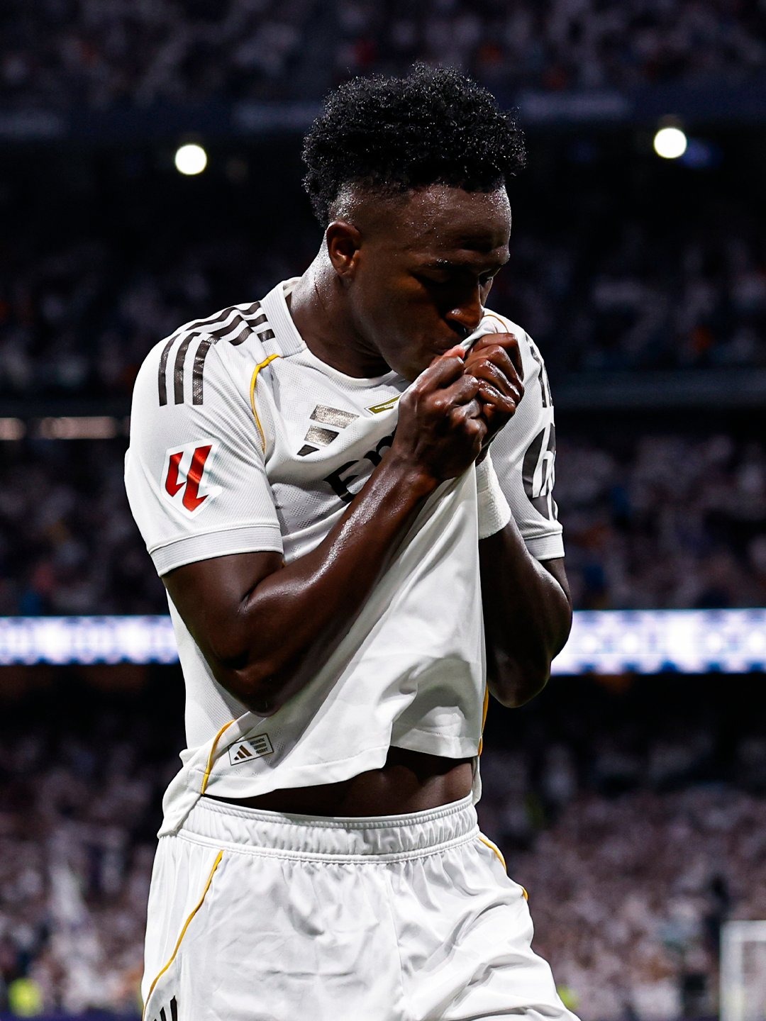 Com gol de Vini Jr., Real Madrid vence o Mallorca de virada pela La Liga