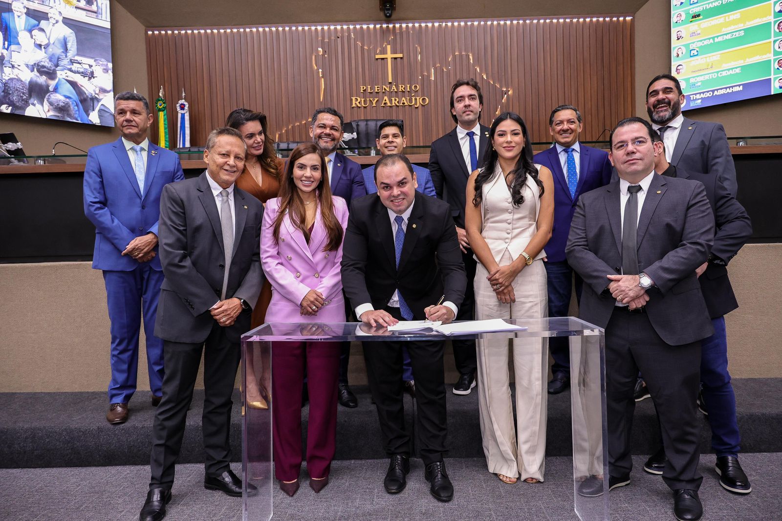 Roberto Cidade anuncia início das inscrições para concurso da Aleam