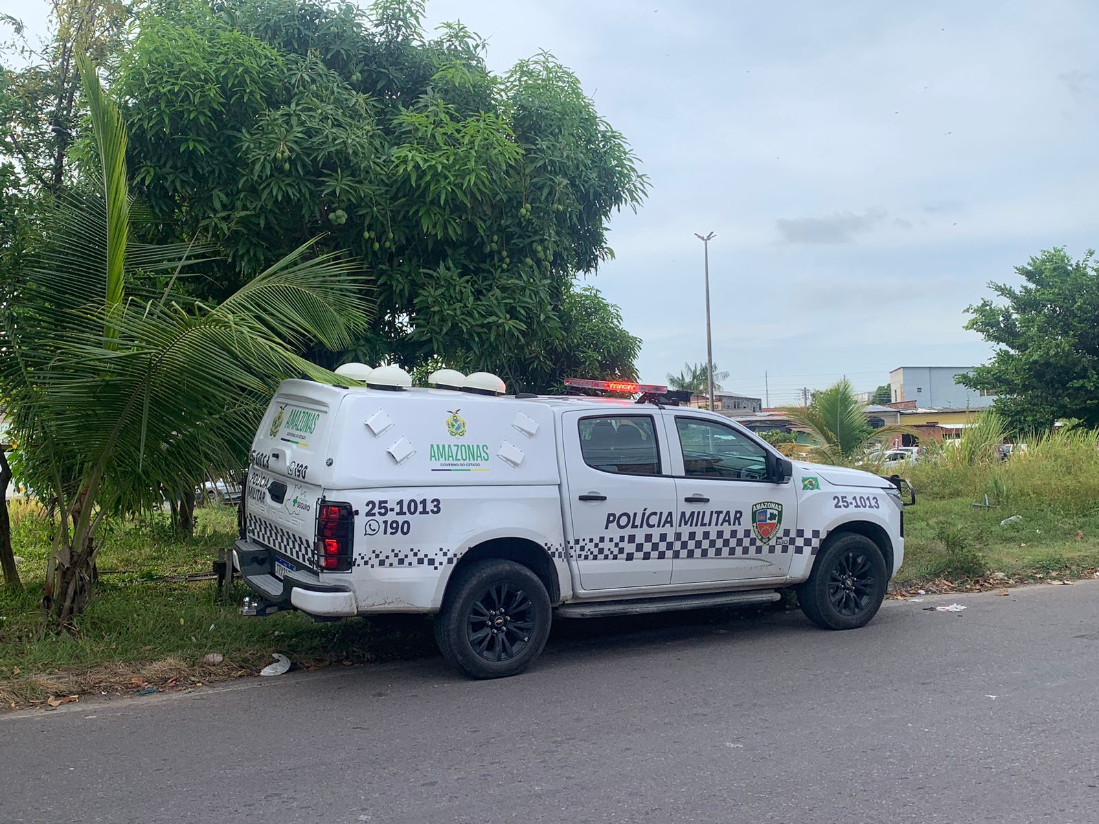 Moradores encontram homem morto em sofá no Crespo