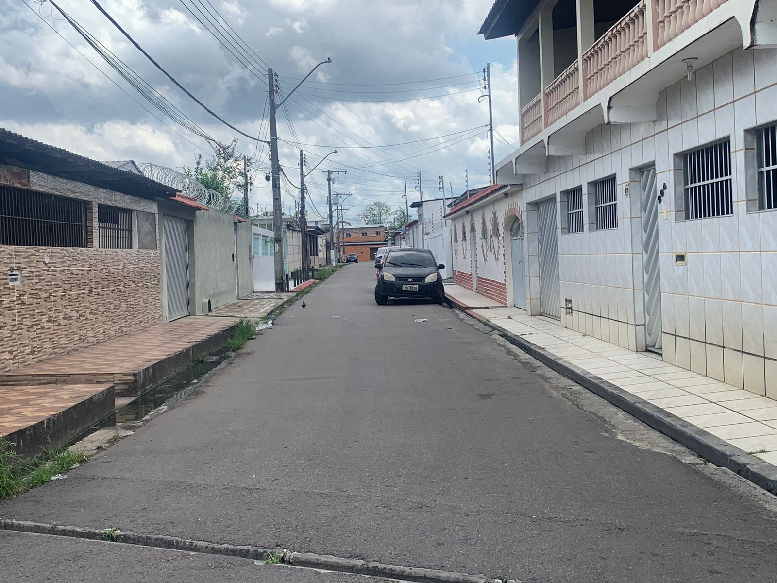 "Água some toda noite": moradores do Ajuricaba acusam Águas de Manaus de impor racionamento