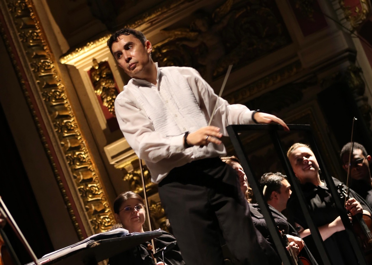 Inédito no Brasil, espetáculo “Trilogia Tudor: As Três Rainhas” estreia no Teatro Amazonas