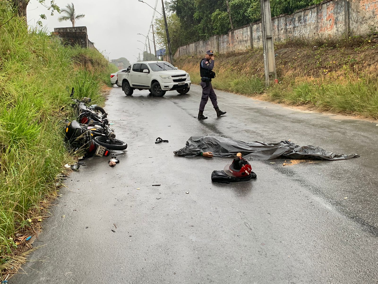 Homem morre após ser atingido por moto que fazia "grau" em Manaus