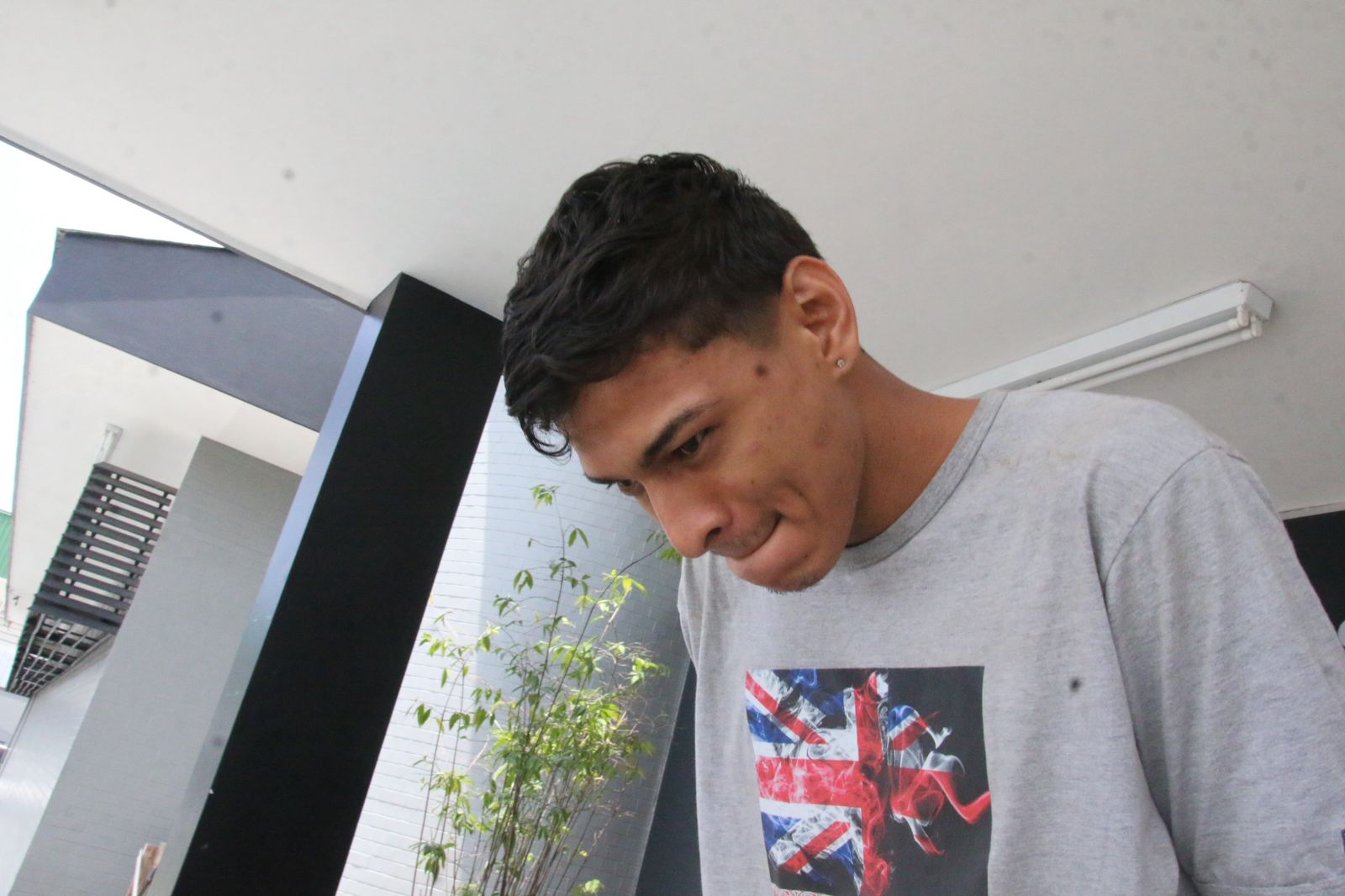 Sorrindo, homem confessa que matou empresário no Manoa por ser 'talarico'