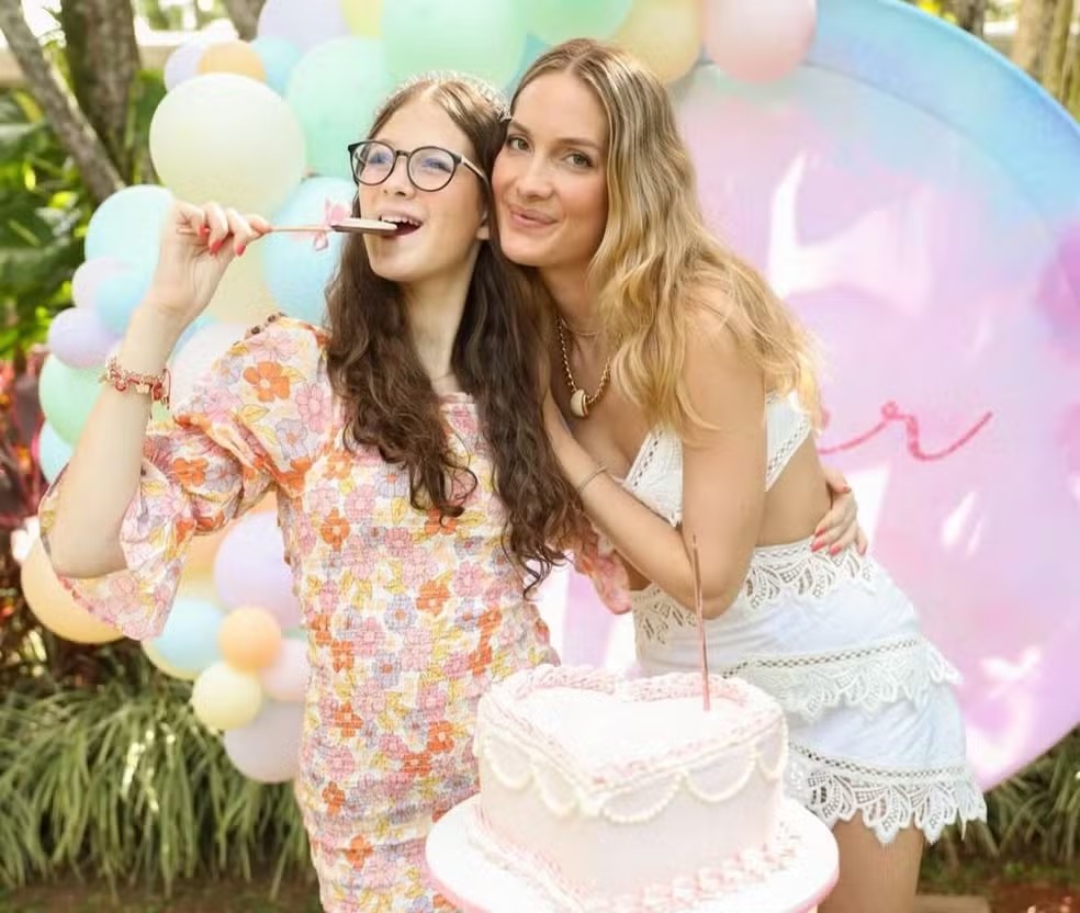 Filha da modelo Schynaider Moura morre aos 16 anos