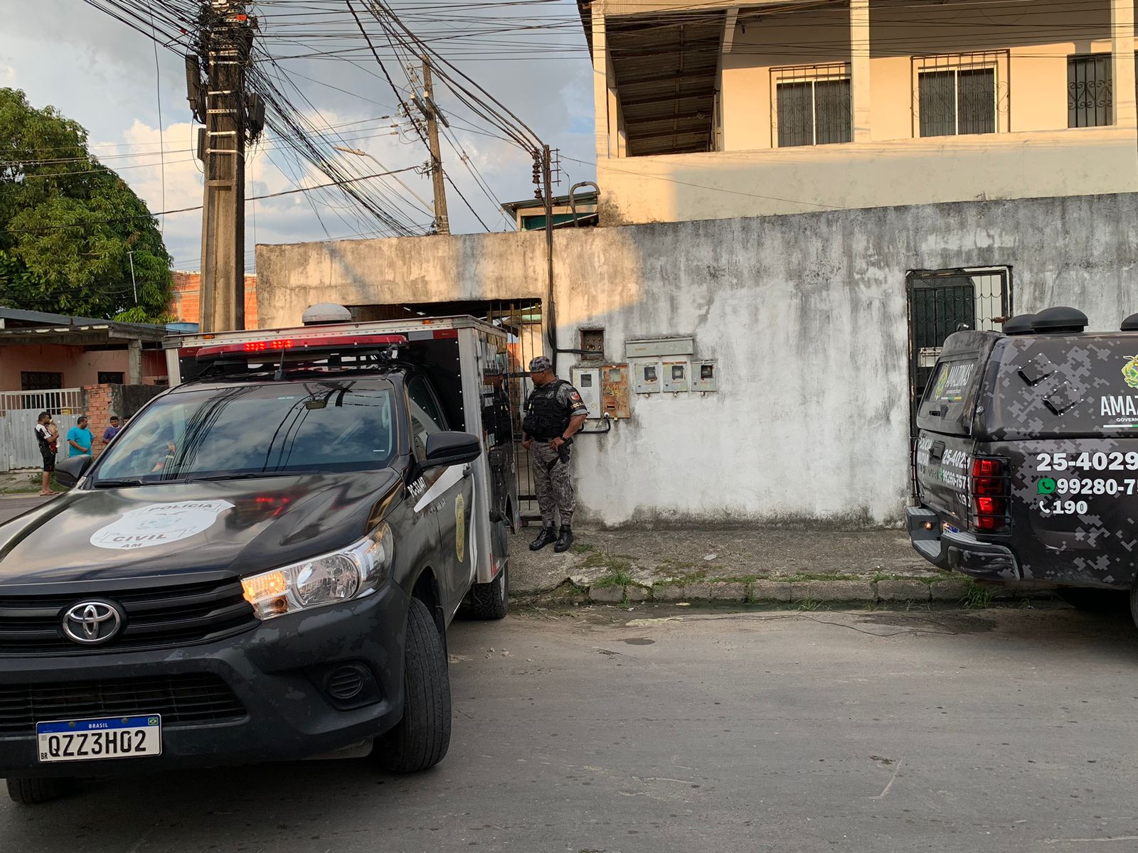 Mulher tem casa invadida e é executada na cozinha em Manaus