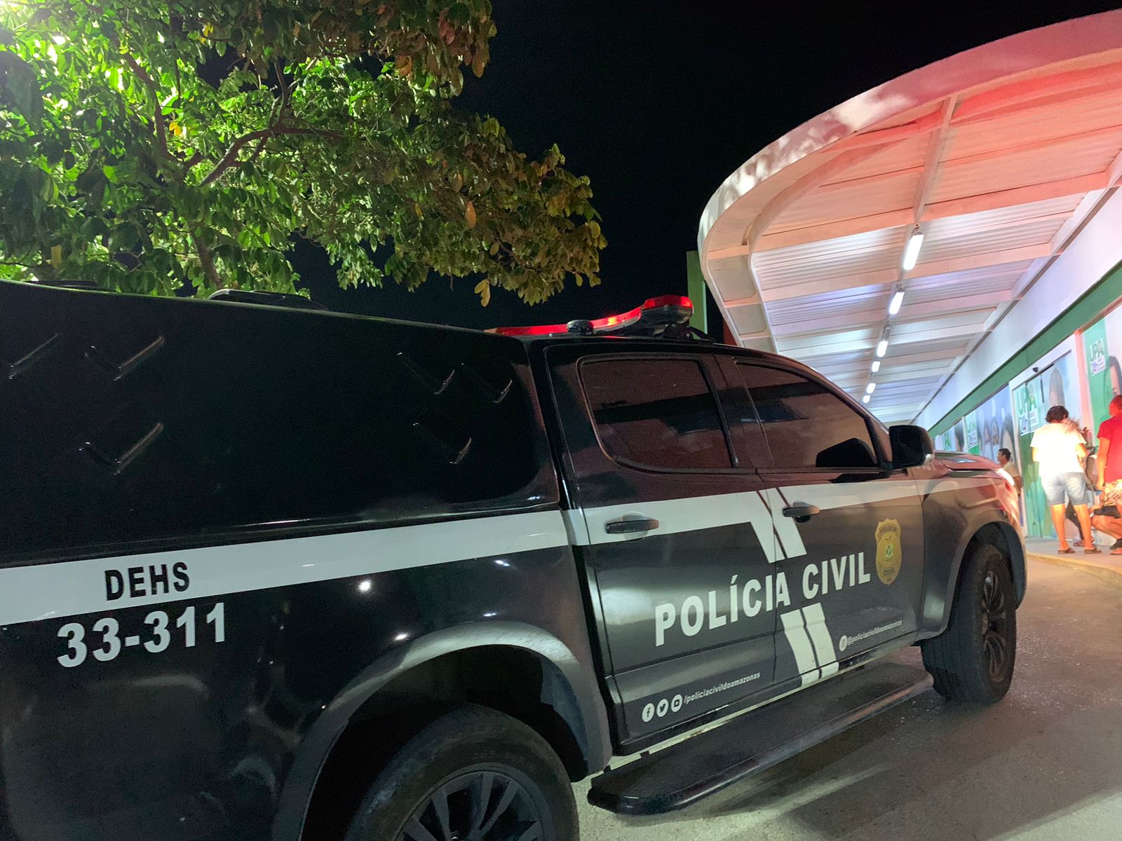 Mulher é assassinada a caminho de casa por criminoso de tocaia em Manaus