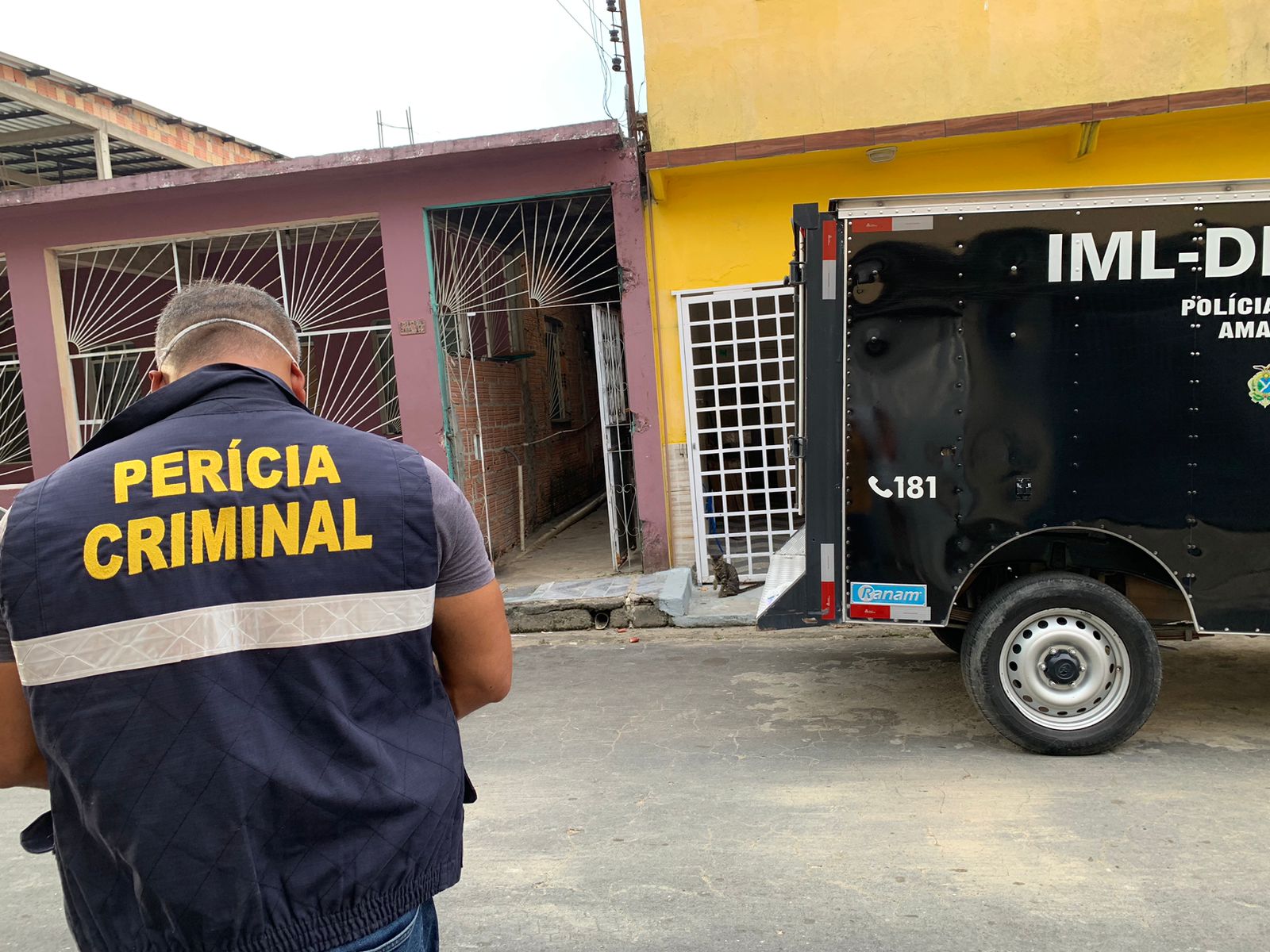 Moradores sentem forte odor e encontram vizinho morto de Manaus