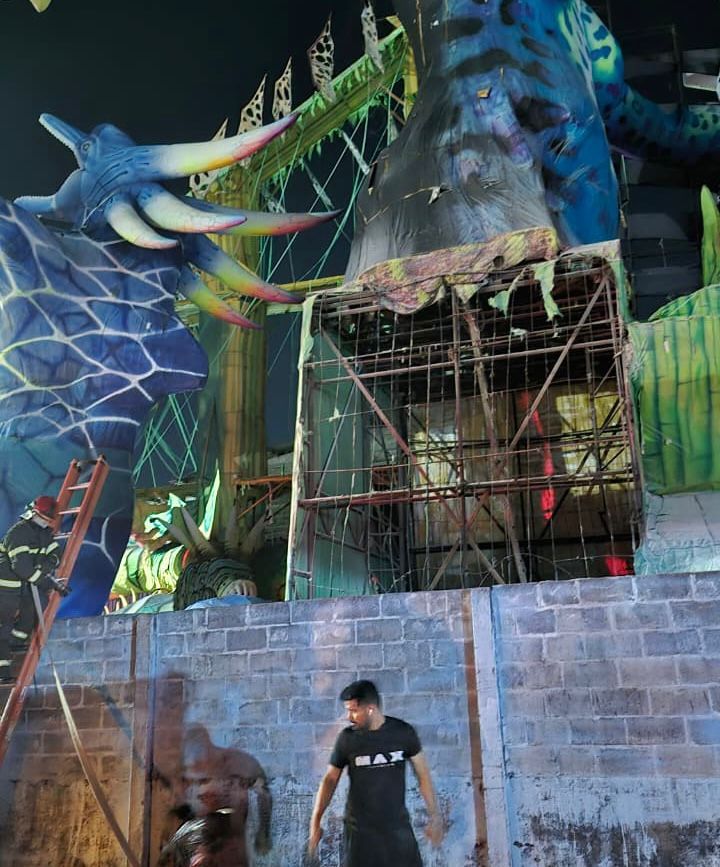 Incêndio atinge galpão do Caprichoso em Parintins