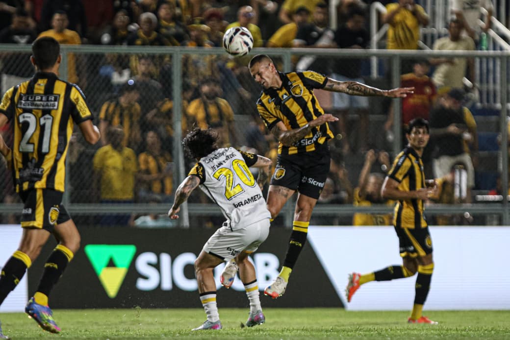 Virada heroica: Amazonas vence Criciúma e respira na luta contra o rebaixamento