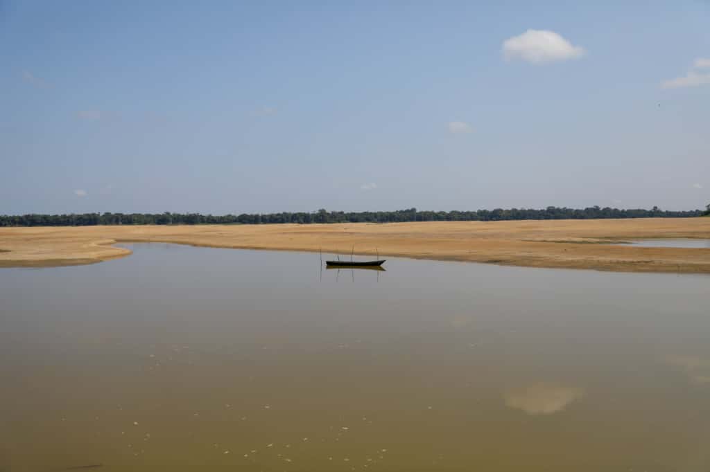 Prefeitura de Barcelos é investigada pelo MPAM por compra de água mineral vencida na estiagem