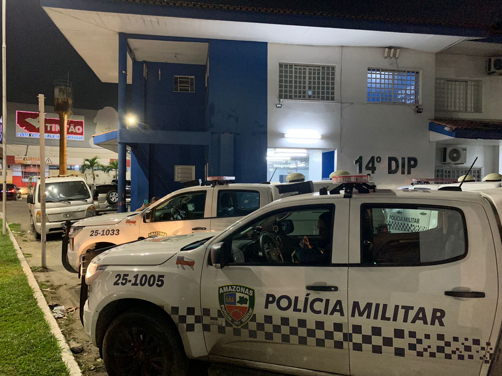 Homem é baleado durante troca de tiros na comunidade Monte Sião