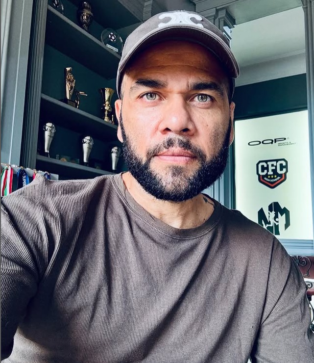 Daniel Alves acusa ex-mulher de desviar R$ 7 milhões de sua conta enquanto estava preso