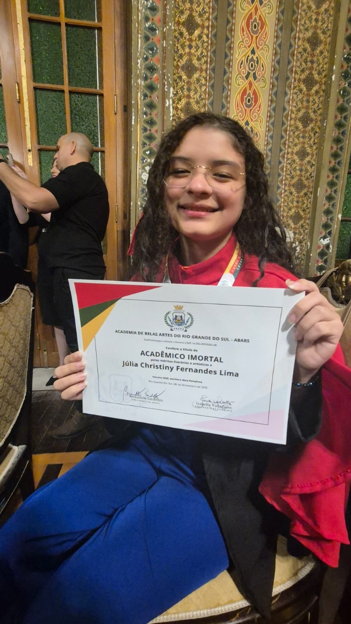 Escritora e aluna da 1ª série do Amazonas assume cadeira na Academia de Belas Artes do RS