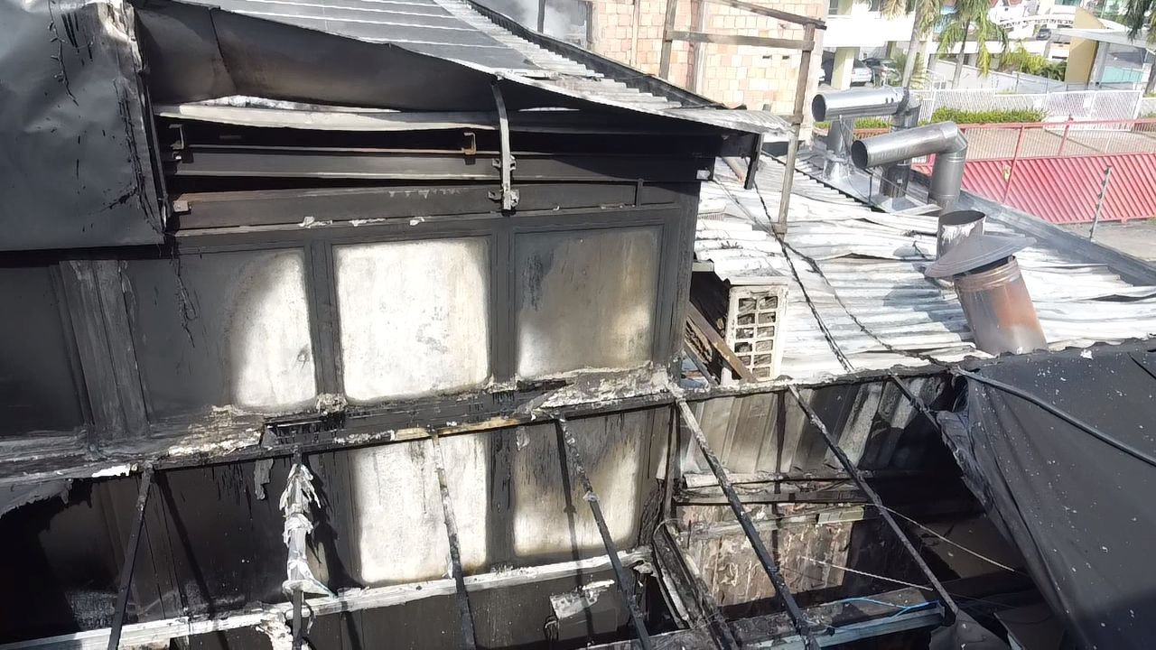 'Velho Monge' se manifesta após incêndio destruir parte do restaurante no Parque Dez