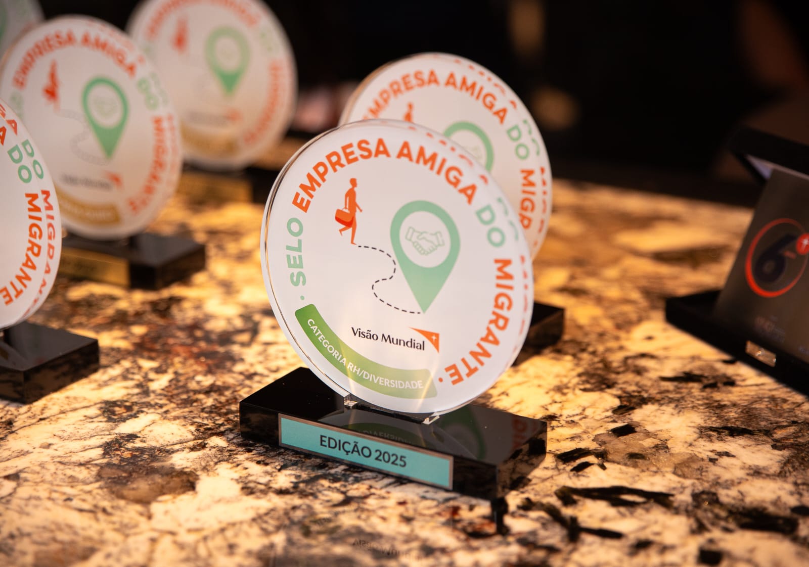 Projeto facilita inserção de 397 migrantes venezuelanos no mercado formal de Manaus