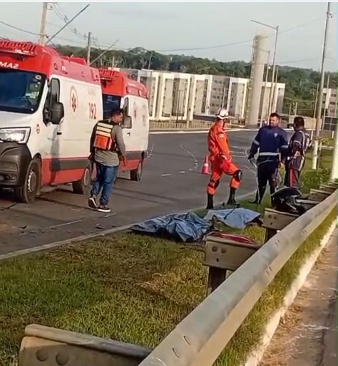 Casal morre em violento acidente de moto na Avenida do Turismo