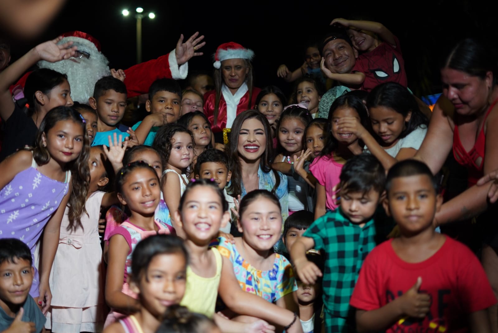 Casa do Papai Noel é inaugurada em Parintins