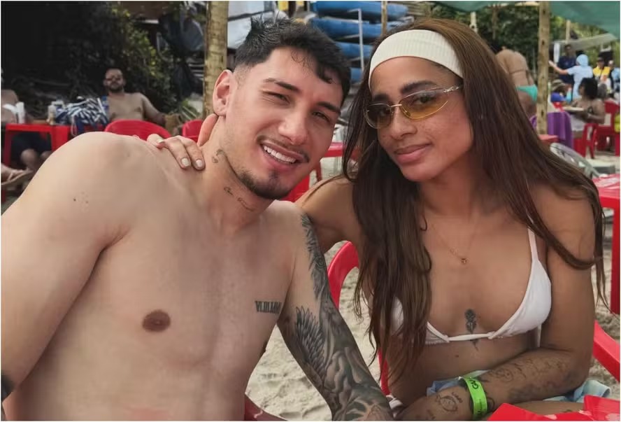 MC Lomma revela troca de alianças com jogador de futebol